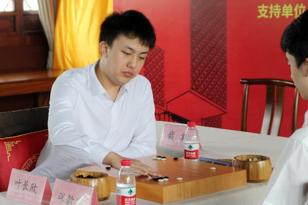 武汉世牛 05后棋手纹枰对弈，马桥杯中国围棋新人王赛将迎新王